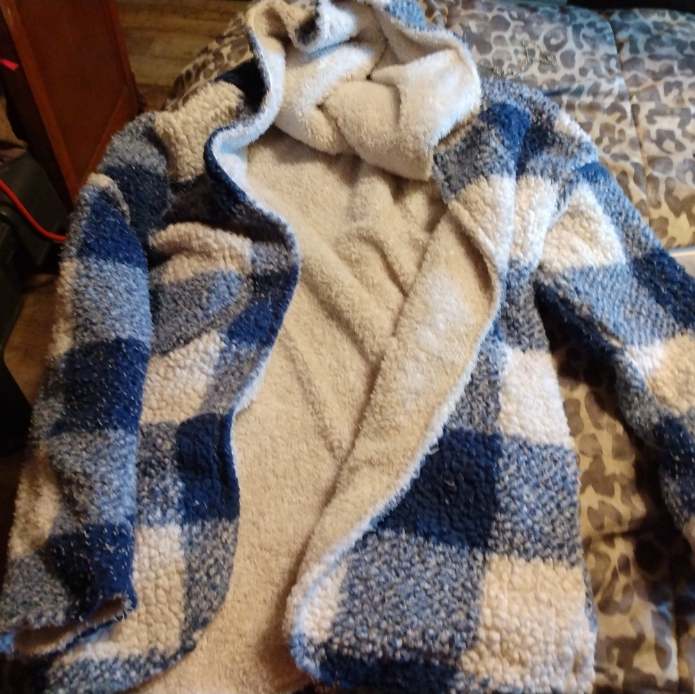 A blue n White longsleeve women medium bath robe for $15
